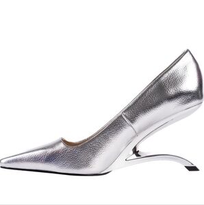 Floating Heel Silver Pump